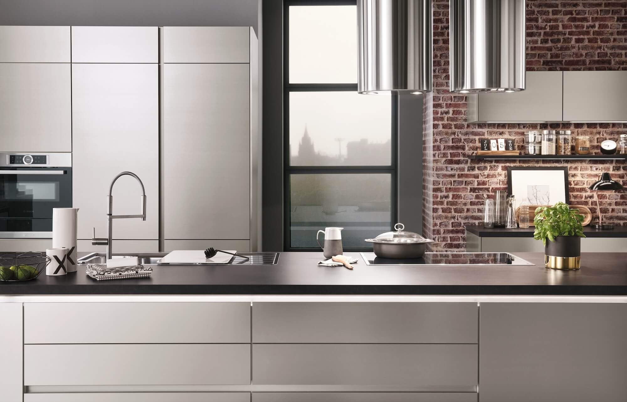 Nobilia Moderne Küche mit Insel Inox Edelstahloptik